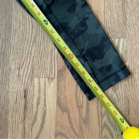 Lululemon Align Crop 21” Incognito Camo Multi Green - Picture 3 of 11
